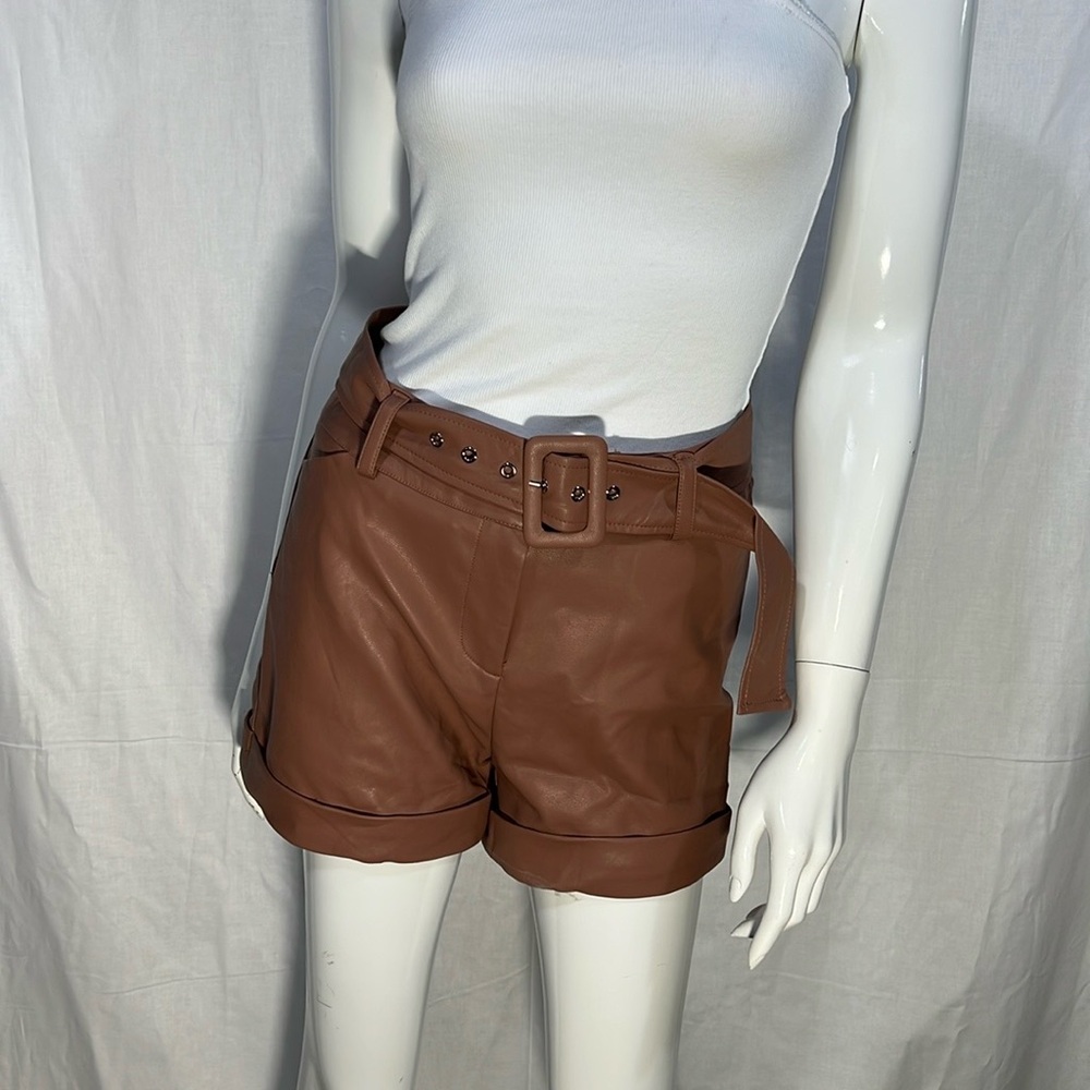 Brown Cargo Shorts with High-Waisted Design and Relaxed Fit
